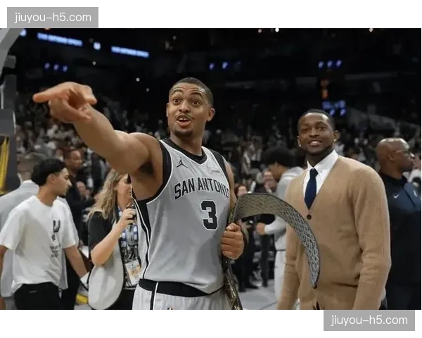 角色球员的价值：凯尔登-约翰逊如何成为马刺更衣室领袖