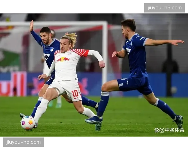 述评：红牛莱比锡青春风暴依旧，但关键时刻的稳定性仍是争冠桎梏